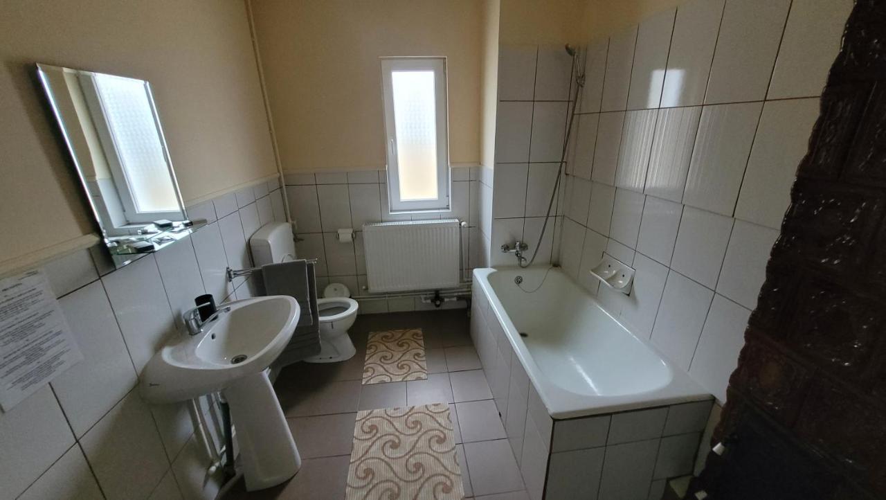 Apartament Tiatim Apartment วาตราดอร์เนย์ ภายนอก รูปภาพ