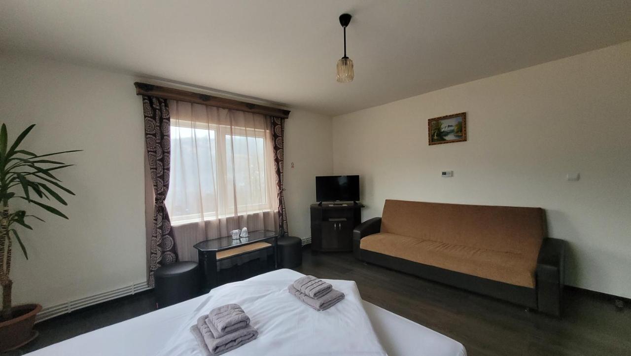 Apartament Tiatim Apartment วาตราดอร์เนย์ ภายนอก รูปภาพ